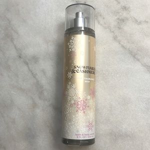 Bath & Body Works Snowflakes & Cashmere Fine Fragrance Mist NEW